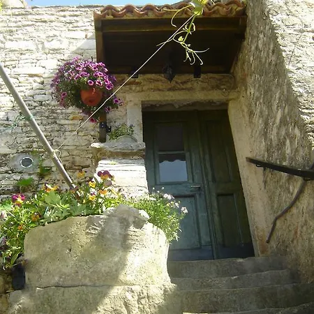 Holiday Casa Gaia בית נופש *