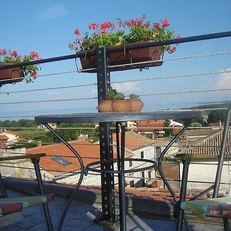 Holiday Casa Gaia בית נופש *